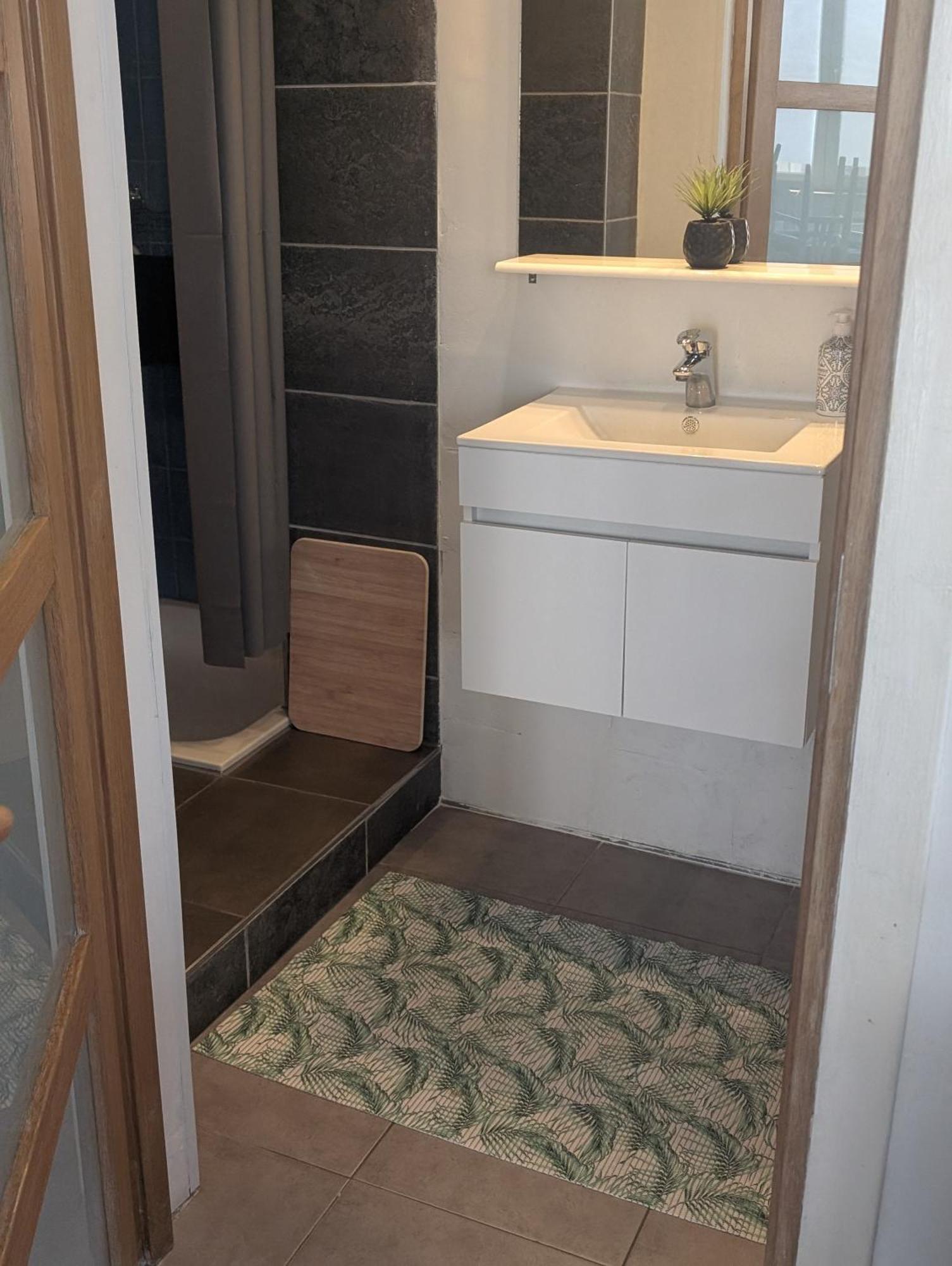Appartement Spacieux Avec Parking Et Terrasse De Panne Kültér fotó